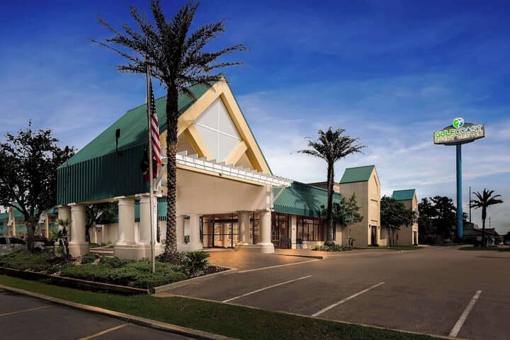 Hotel 43 of 44